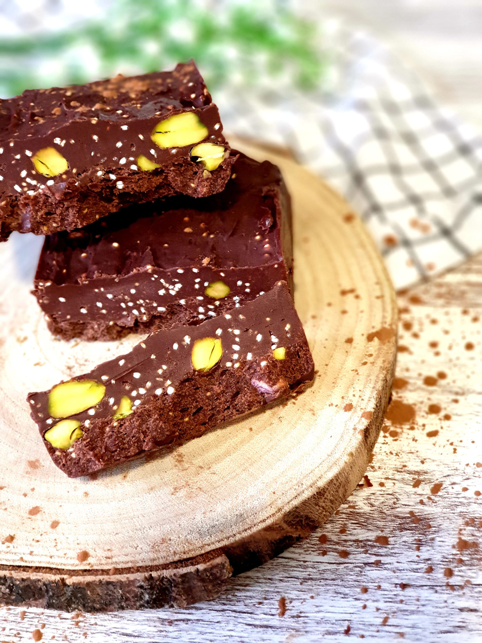 TURRÓN DE CHOCOLATE CON PISTACHOS Y QUINOA TOSTADA | Create Recipes